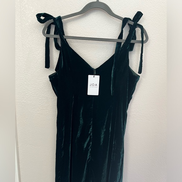 NWT J.O.A Velvet Emerald Green Dress Size M - Picture 3 of 11